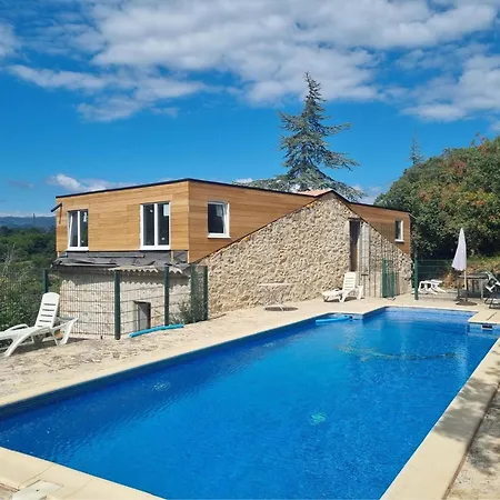 La Roche 8 Aigues-Vives (Herault)