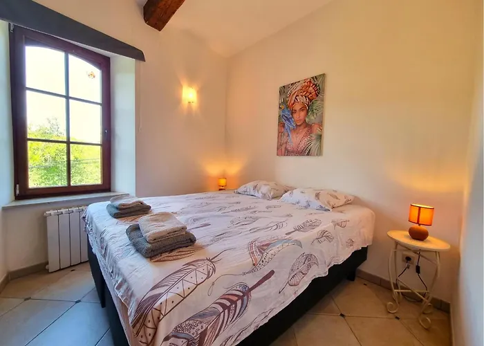 Casa de Férias La Roche 8 Aigues-Vives (Herault)